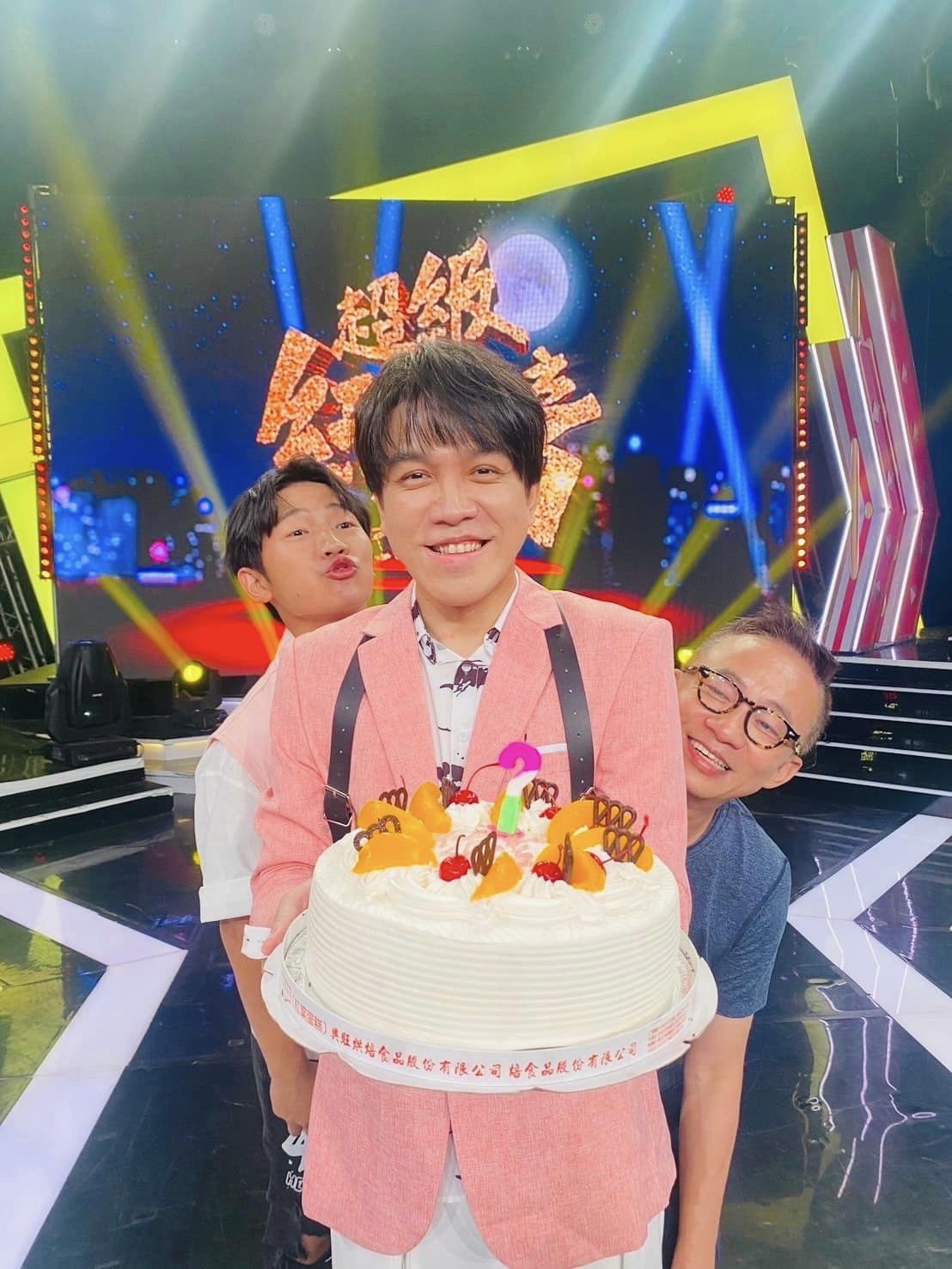 《紅人榜》男星證實「遭男鬼纏身」！睡一半被叫醒「目睹兇殺過程」嚇喊：我是好人啦...