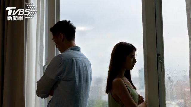 帶小三去算命！被說「鐵掃帚的命」剋父剋兄　他鐵齒「離婚正宮硬娶」3年後出事了