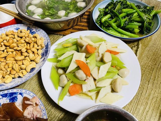 婆婆買菜錢給400!要求我端出「10道菜招待」親戚 餐桌上「我偷偷遞換菜色」婆家羞愧難當