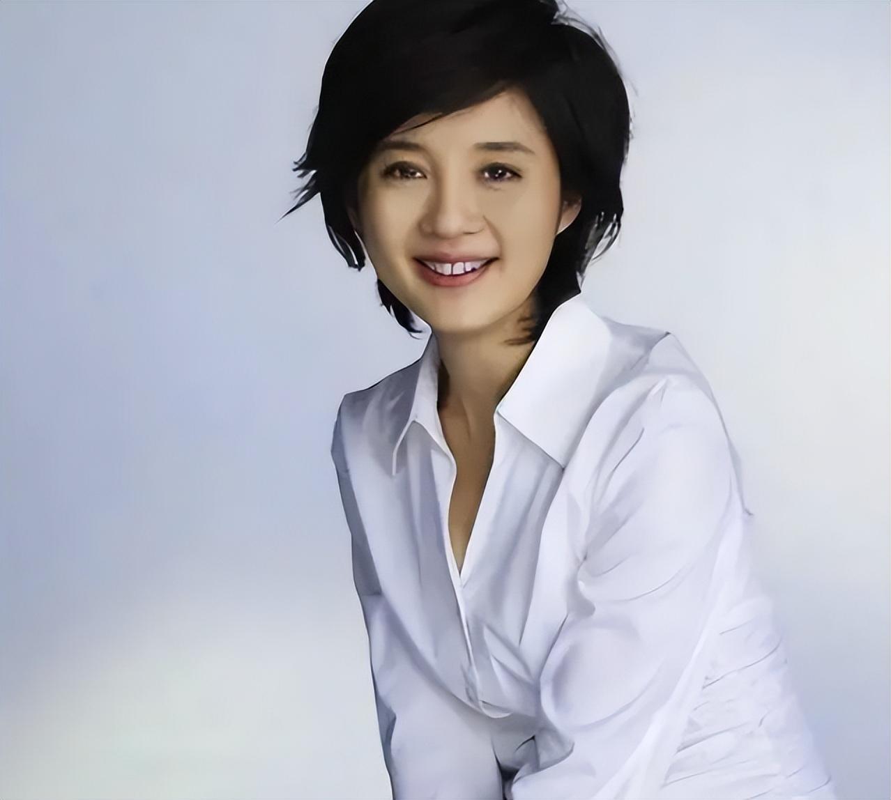她是知名美女主持！插足富商「趕走原配」嫁入豪門　卻「不敢大辦婚禮」今近況曝光
