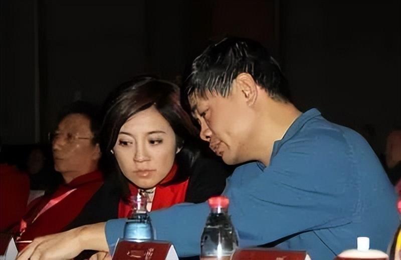 她是知名美女主持！插足富商「趕走原配」嫁入豪門　卻「不敢大辦婚禮」今近況曝光