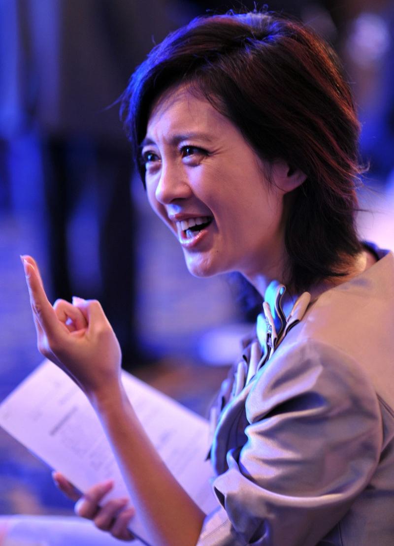 她是知名美女主持！插足富商「趕走原配」嫁入豪門　卻「不敢大辦婚禮」今近況曝光
