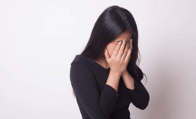婆婆幫小姑帶孩子！我生孩子「我媽給我請月嫂」，接下來婆婆做一事「讓我做完月子就想離婚」