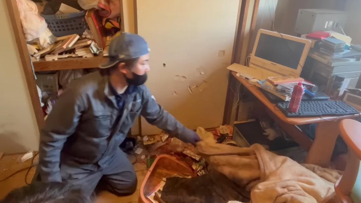 要搬家大掃除!兒子請人來打掃「發現超逼真人骨」 一查竟是「失蹤10年的母親」嚇壞:媽妳怎麼在這...