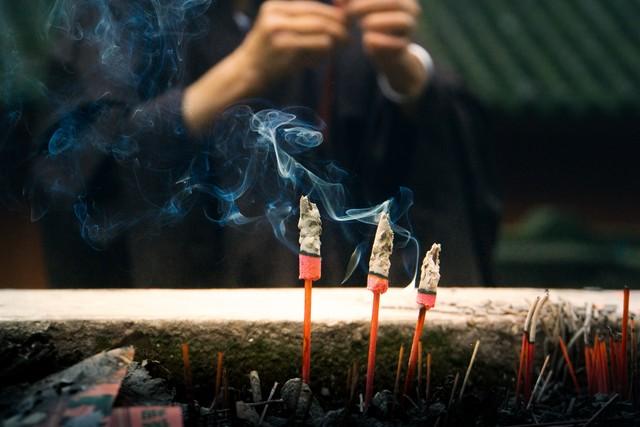 踏入寺廟必知！這5大禁忌觸犯恐「佛緣盡失」，高僧警告：千萬別做