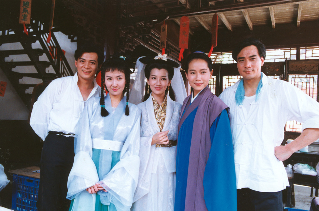 《白蛇傳》爆紅！三大美女「時隔32年再合體」太驚豔　年齡60+「她留整頭白髮」最漂亮