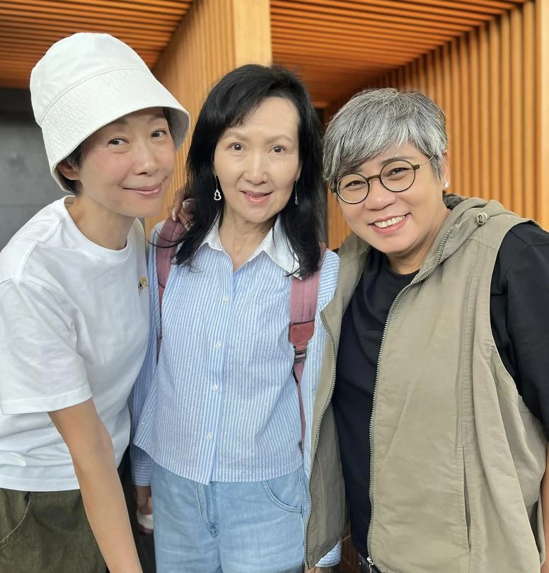 《白蛇傳》爆紅！三大美女「時隔32年再合體」太驚豔　年齡60+「她留整頭白髮」最漂亮