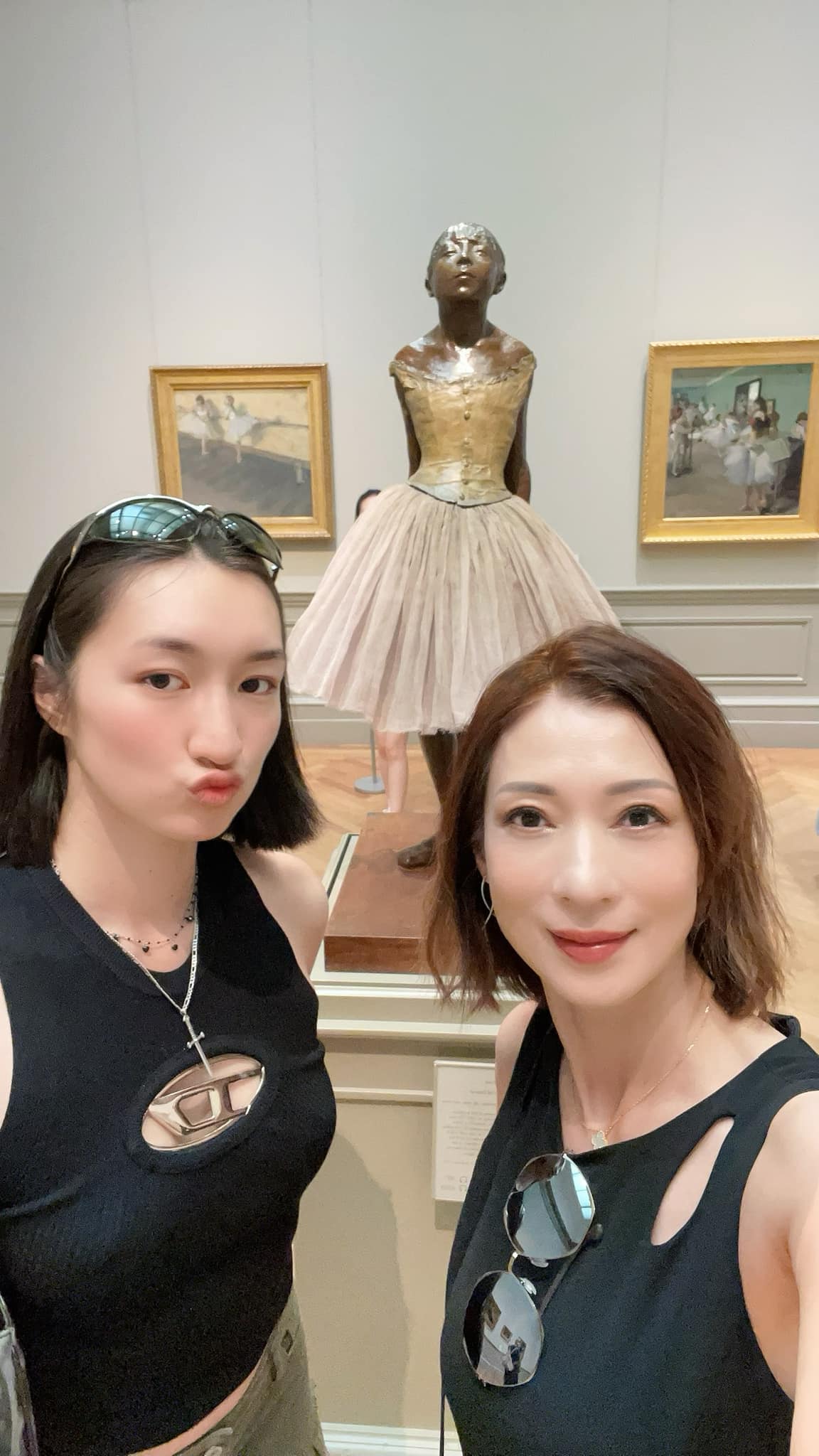 52歲資深女星「摯愛昏迷不醒」進ICU！她急喊親人回來「醫生要我做好心理準備」...