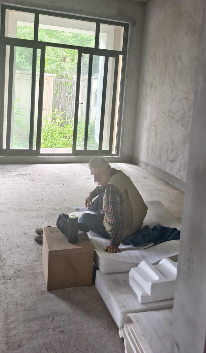 買下6千萬別墅！屋主「遲遲不入住」每年照繳7萬管理費　一開門傻了「氣炸找公司負責人」