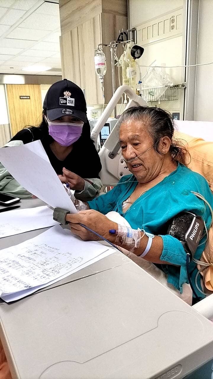 一度呼吸急促！73歲資深男星「驚傳送醫急救」　「蒼白病容曝光」愛女曝最新狀況