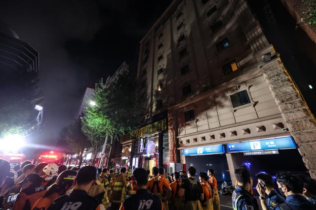 南韓飯店惡火奪命！7死12傷驚悚現場　女兒最後通話「媽，我不能呼吸了」