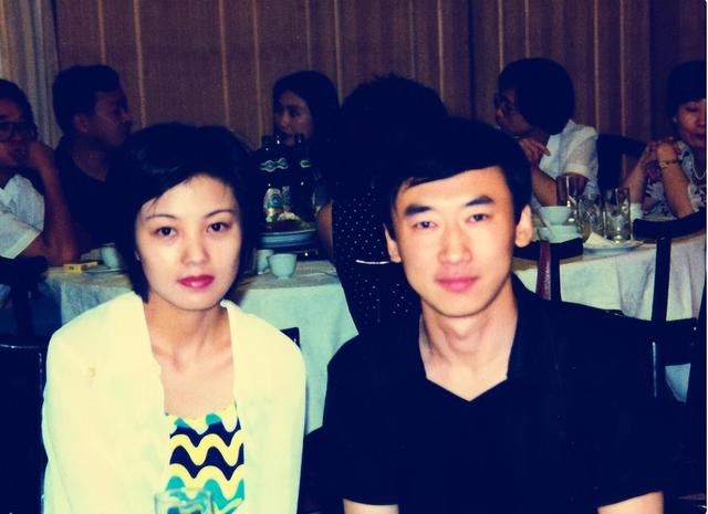 被蒙在鼓裡！清純女星「18歲生女離婚」以為遇良人　看新聞才知「枕邊人竟是20多年通緝犯」