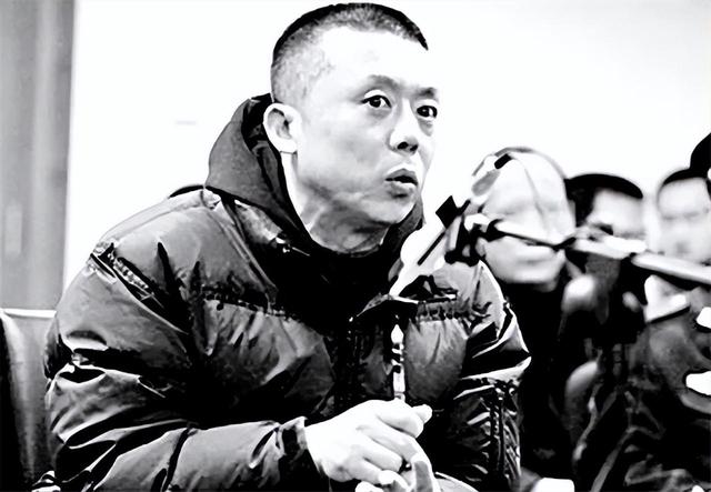 被蒙在鼓裡！清純女星「18歲生女離婚」以為遇良人　看新聞才知「枕邊人竟是20多年通緝犯」