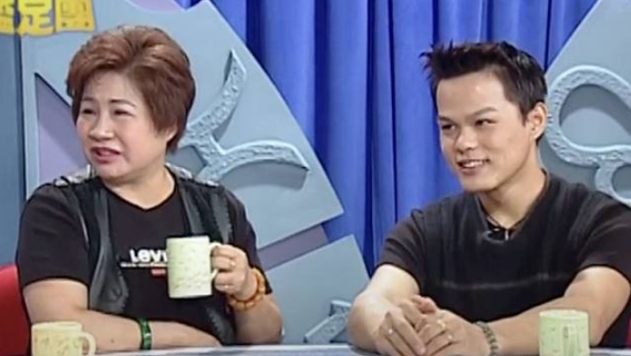 小鄭與莉莉轟動全台!相差33歲「女主角過世」享壽73歲 生前回應「願意再愛一次」惹淚