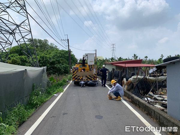 快訊／原本要去聚餐！台電工程車倒車「母子慘捲車底」雙雙不治　台電出面道歉了