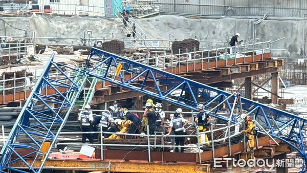 快訊／高雄三井購物中心「驚傳1死1命危」！現場驚人畫面曝光