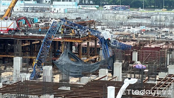 快訊／高雄三井購物中心「驚傳1死1命危」！現場驚人畫面曝光