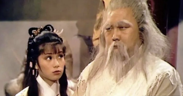 摔倒住養老院！綠葉男星「借三套房產給長女」瀕臨破產　「坐輪椅穿紙尿布」月領津貼過活