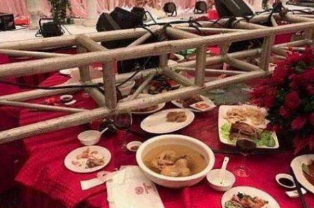 我再婚「前妻不請自來」，聽到她對服務員說的話：我當場砸了婚禮！