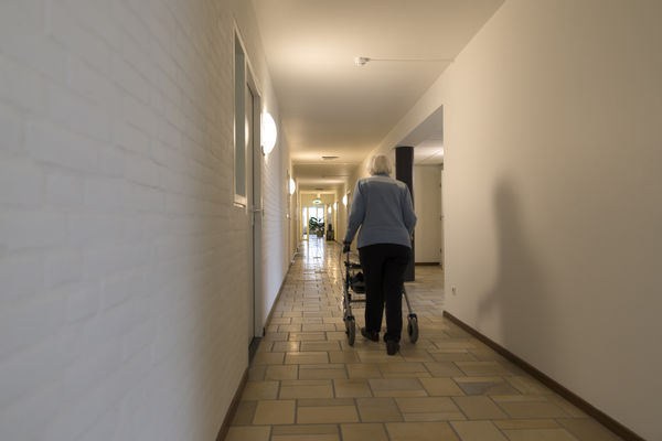 她砸千萬入住養老院「剛喜迎96歲大壽」　「突收到1通知」唏噓：無家可歸