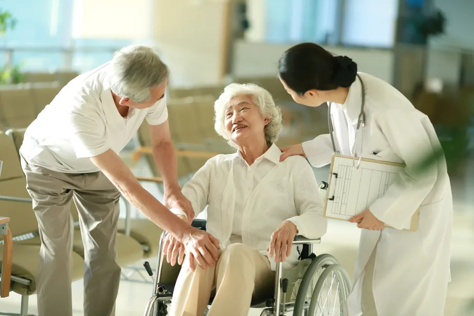 她砸千萬入住養老院「剛喜迎96歲大壽」　「突收到1通知」唏噓：無家可歸