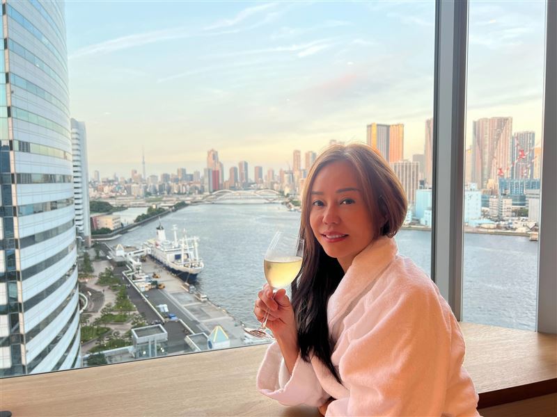 心疼兒子被罵！狄鶯開直播「火大怒嗆名嘴」：你有家教嗎　不忍了公開內幕「你要不要去問老師」