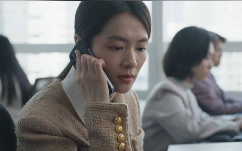  小姑因分手暫住我家「堅持每月付房租」！臨走之際我「塞給她10萬」，收拾屋子時我嚇傻「給她打電話 」