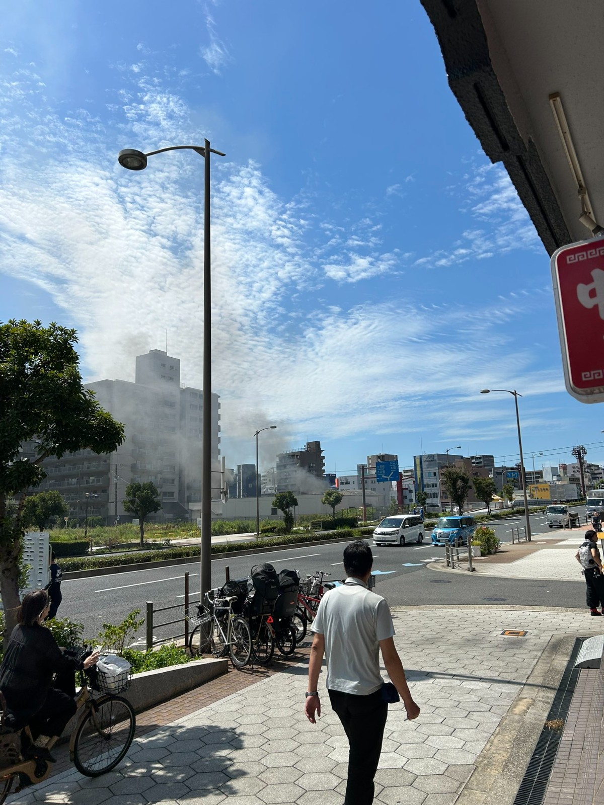 快訊／驚傳爆炸意外！發出巨響「車子直接被炸飛」　釀4人送醫「附近超商也被炸到震動」