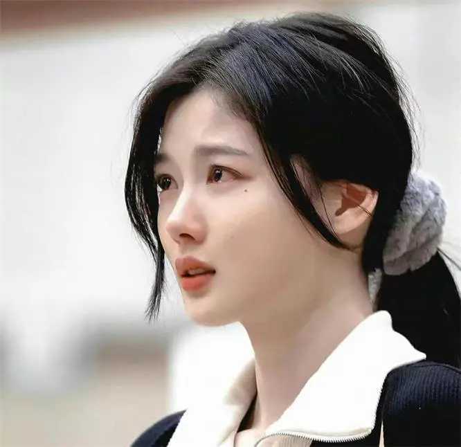 我連生兩女兒！婆婆不滿說我「不能生兒子」，小姑說一句話「婆婆低下了頭 」