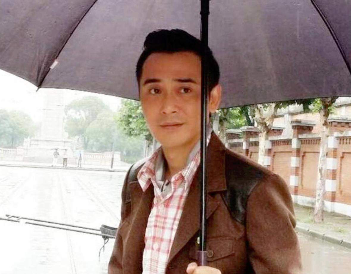 他長得帥演技好！25歲時不顧反對「娶大15歲妻子」　21年後「近況曝光」出乎意料