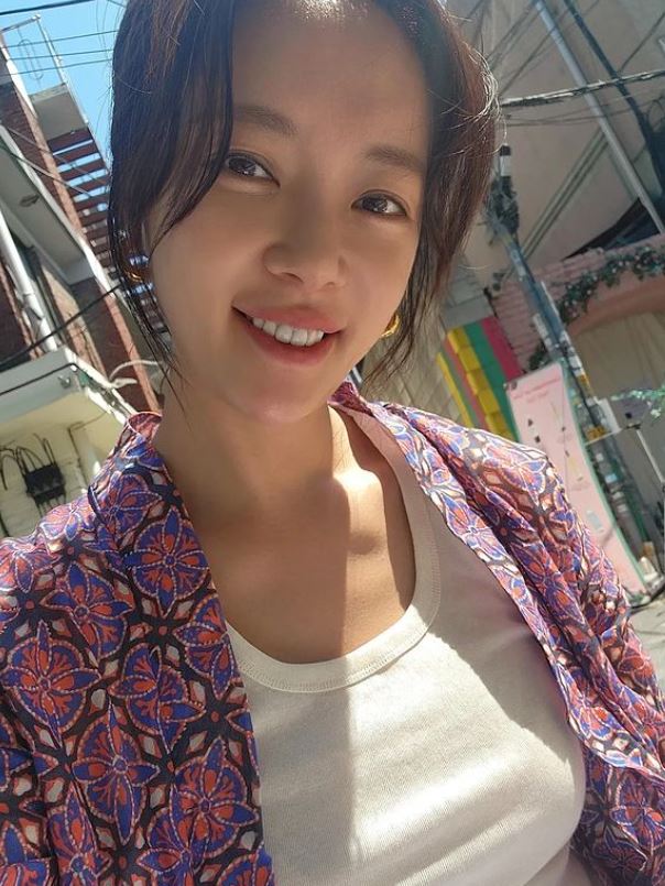 40歲大咖女星怒酸「富商尪偷吃400人」！如今「堅強當單親媽」放話：再也不結婚！