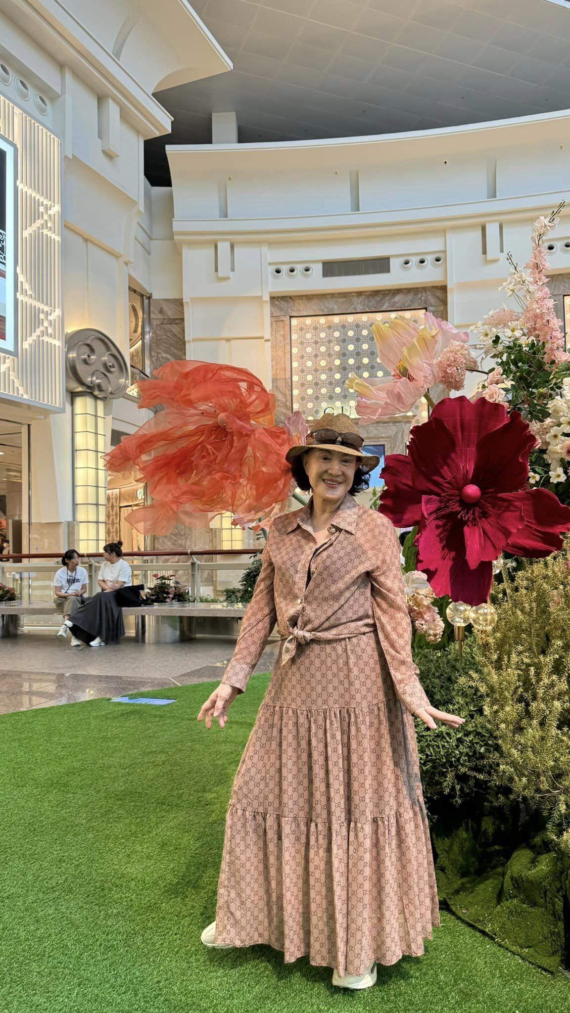 需要大家的祝福！78歲資深女星「入院動刀」：一個月開2次　曝術後畫面「親自報平安」