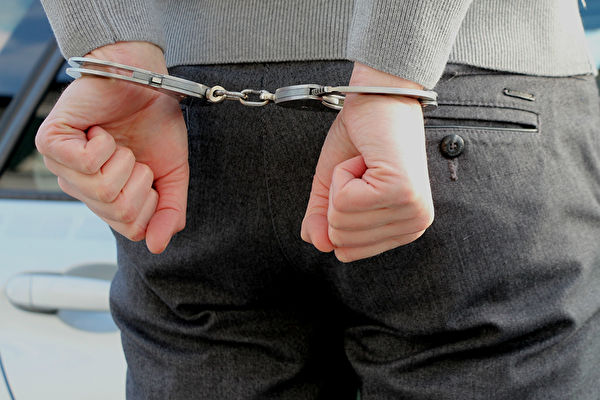 久病纏身！絕望女啟用「安樂膠囊座艙」安詳離世　隔天警突破門「多人慘遭逮捕」