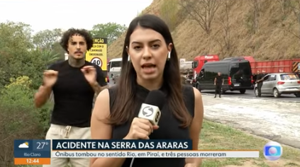 知名歌手遇車禍！巴士翻覆「釀成12傷」3人失去生命　驚悚畫面曝光「他突做一事」惹怒全網