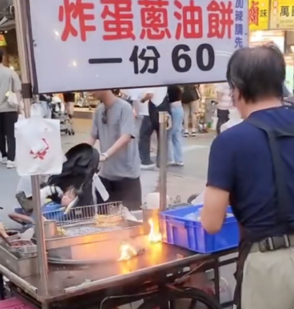 西門町攤販起火！男星看到「竟當場唱歌嘲諷」　他道歉解釋「只是沒做好」網又罵翻
