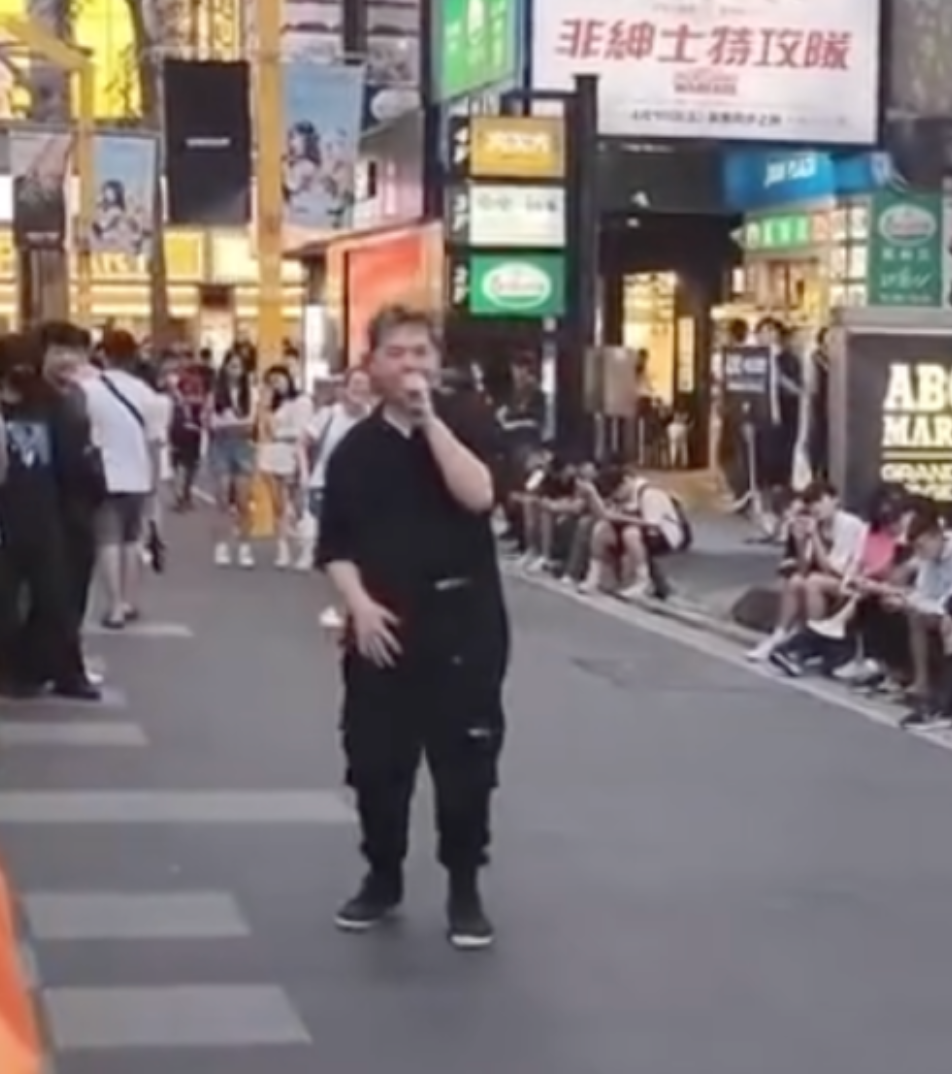 西門町攤販起火！男星看到「竟當場唱歌嘲諷」　他道歉解釋「只是沒做好」網又罵翻