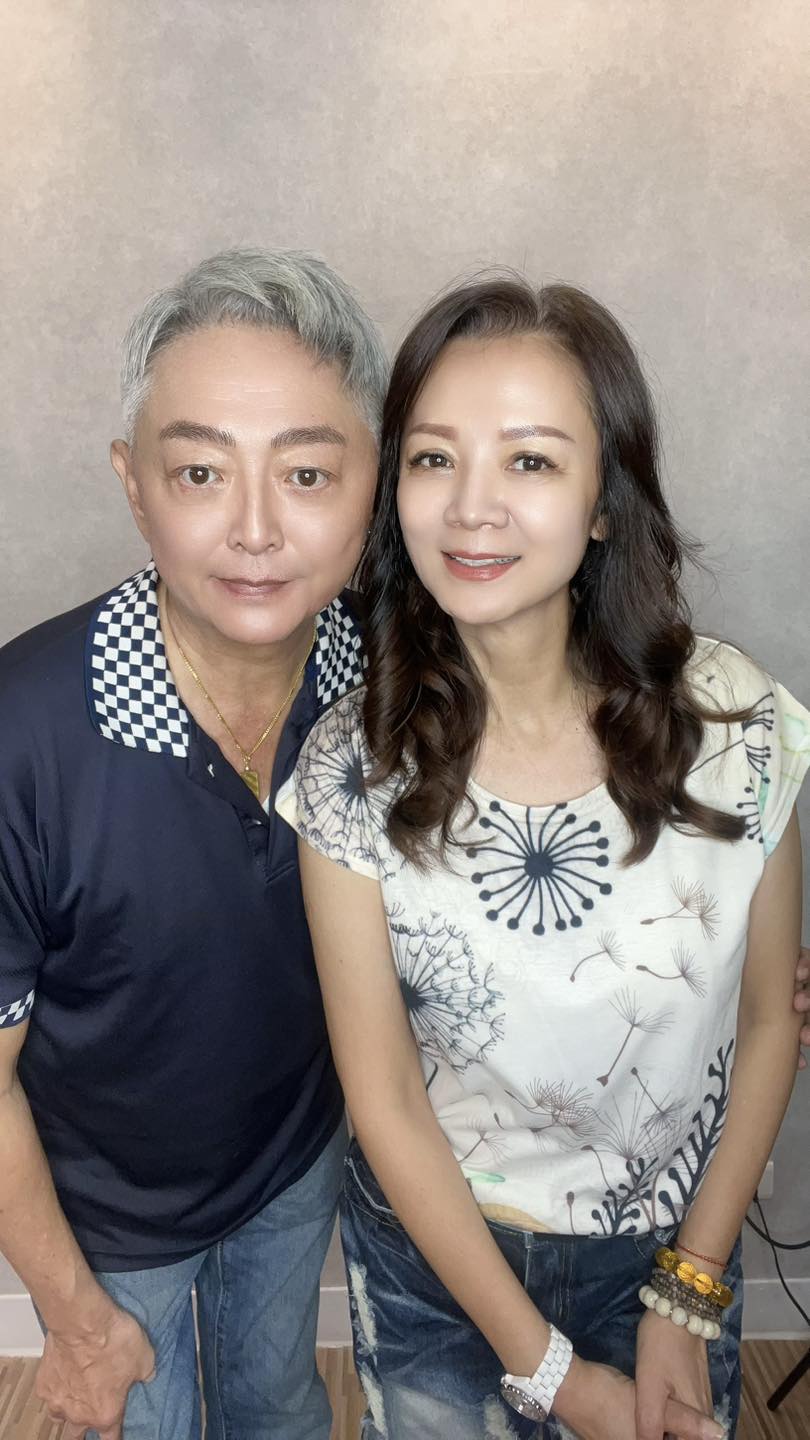 愛情長跑15年！本土劇夫妻檔首公開「婚紗照美翻」　「55歲女星披上白紗」驚呼：跟演戲差很多