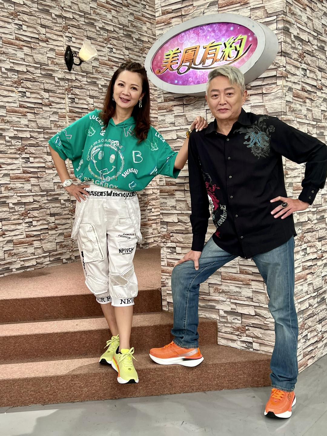 愛情長跑15年！本土劇夫妻檔首公開「婚紗照美翻」　「55歲女星披上白紗」驚呼：跟演戲差很多