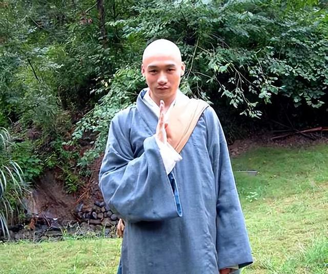 曾紅極一時！知名男星「被爆跑外送」路人秀合照　有前科「害了2條人命」不敢復出