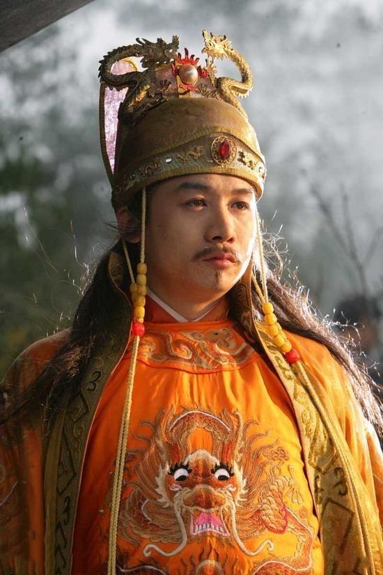曾紅極一時！知名男星「被爆跑外送」路人秀合照　有前科「害了2條人命」不敢復出