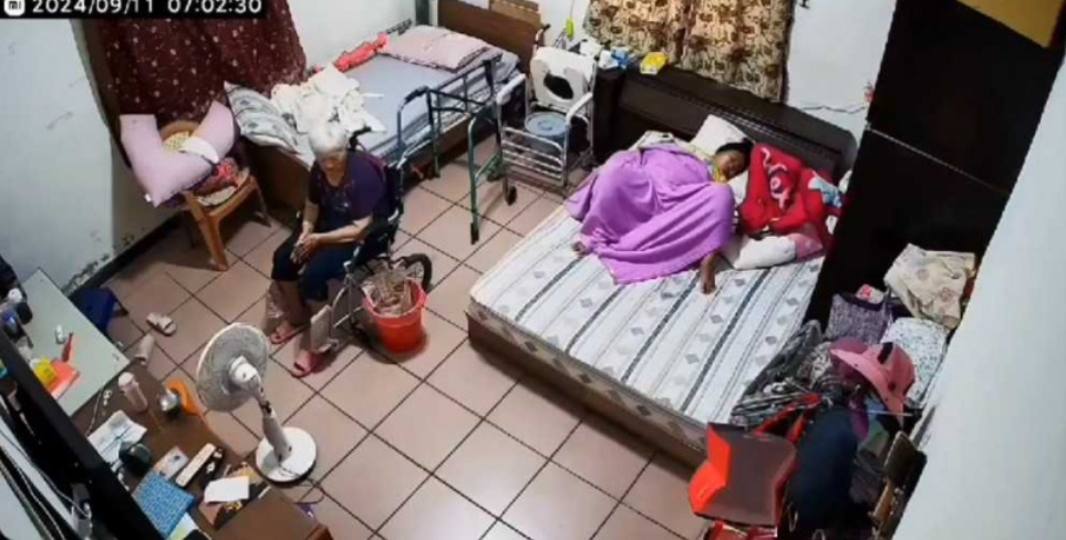 阿嬤坐輪椅在後面！女移工躺床「當場生小孩」　雇主嘆「沒辦法換人」：還要幫她坐月子