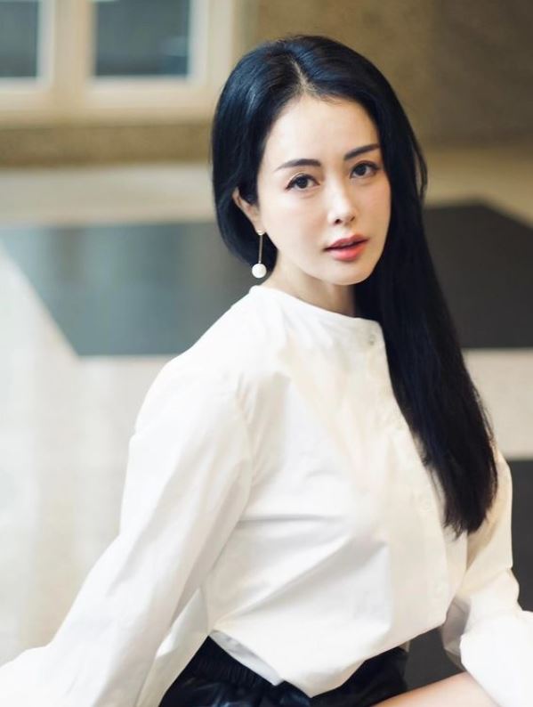 罹乳癌天天哭！49歲女星「不捨丟下2幼兒」忍痛摘除右邊　術後近況曝光