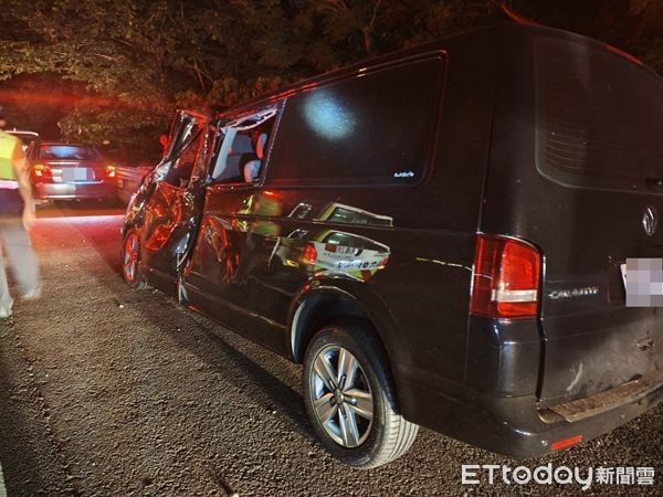快訊／國道3號嚴重車禍「整車撞爛翻覆」！「2人重傷身亡」5人緊急送醫...