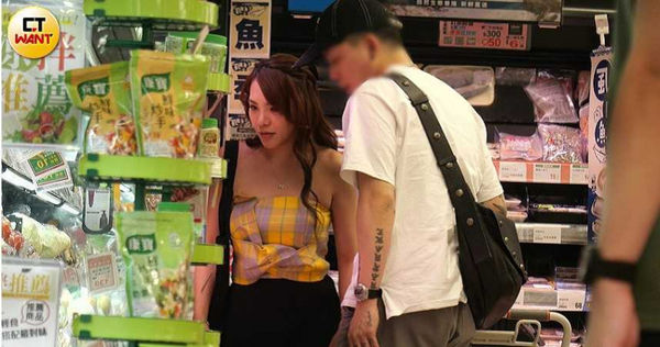 大街上甜蜜埋胸！39歲女星爆「新歡竟是已婚人夫」　吳宗憲撂重話「正宮身懷第二胎」