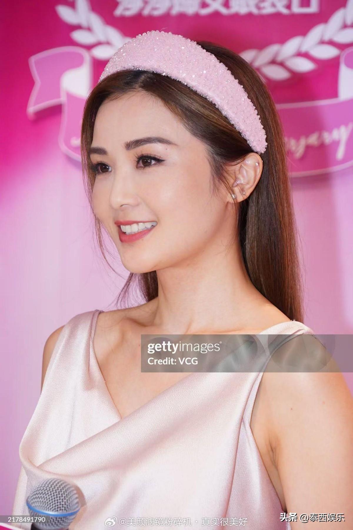 分手僅1年！女星演唱會上被好友「當眾下跪求婚」，她大方回應：他肯娶，我肯嫁