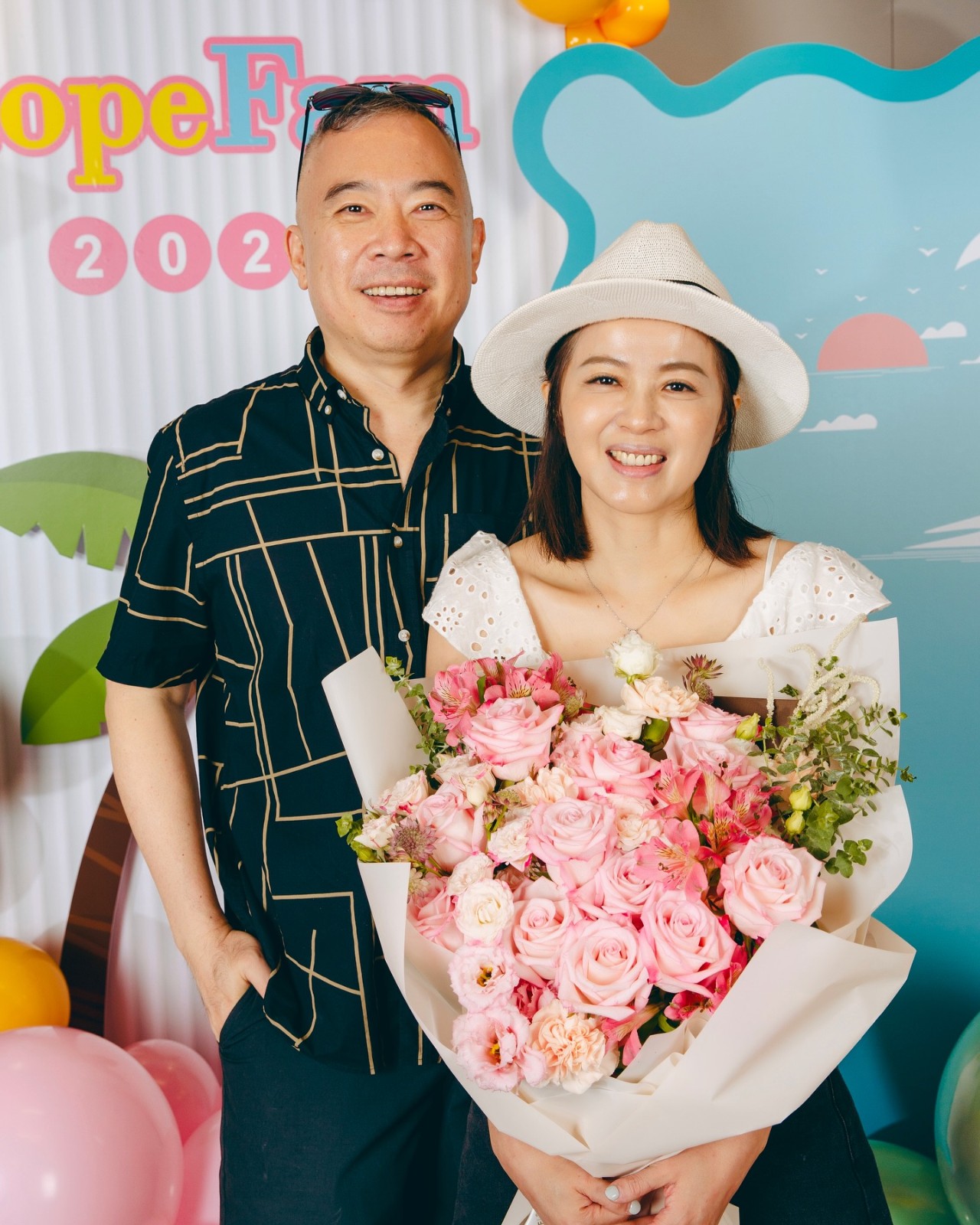 離婚11年!洪榮宏愛女結婚「終破冰前妻」 「2爸爸牽她進場」催淚畫面曝