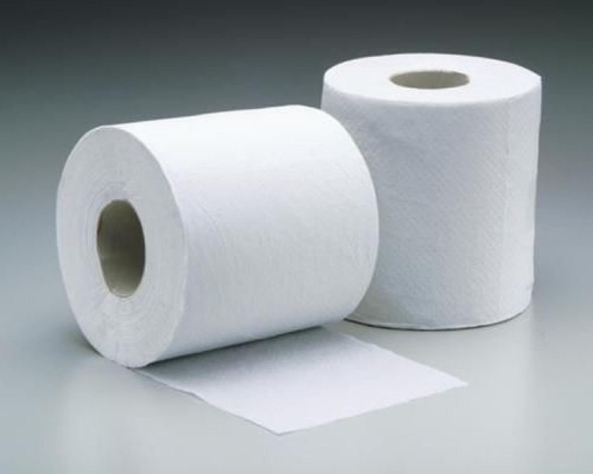 飯店浴室小木凳「在角落多一根」用途是什麼　神網友解答「根本一舉兩得」：超聰明的設計