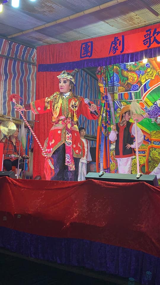 曾紅到「捧現金買房」!歌仔戲女星「坐擁破億房產」遇前任全敗光 晚年「和病姊租屋相依」驟然離世