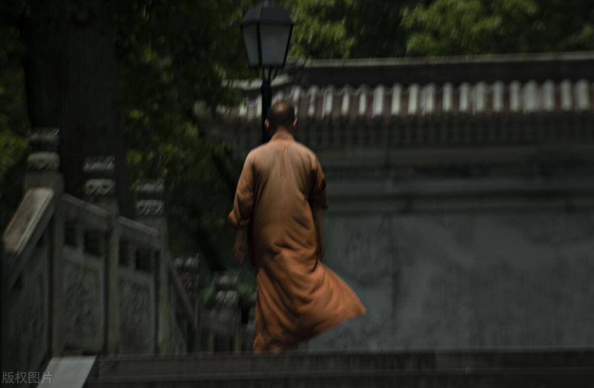 高僧說：「人無心眼，小人纏身」！一定要多留「這3個心眼」才能保你一生平安 