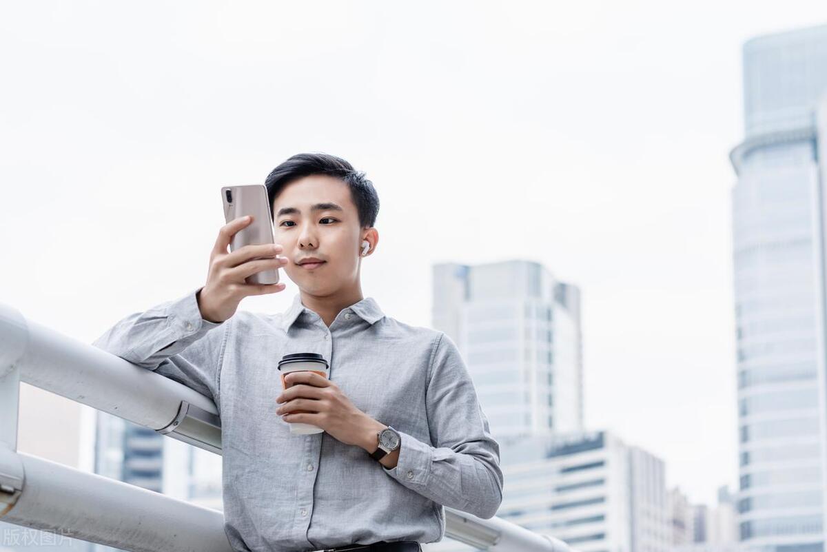 懷孕時小姑常看不慣我！小姑寄來「一箱蘋果」我不要，9天後她寄個袋子給我：我原諒了她